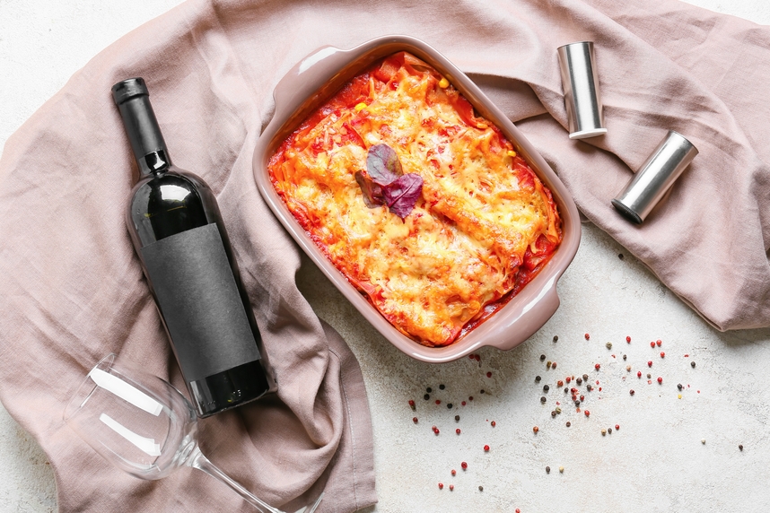 Vini da abbinare alle lasagne: suggerimenti per tutte le varianti Vini da abbinare alle lasagne: suggerimenti per tutte le varianti